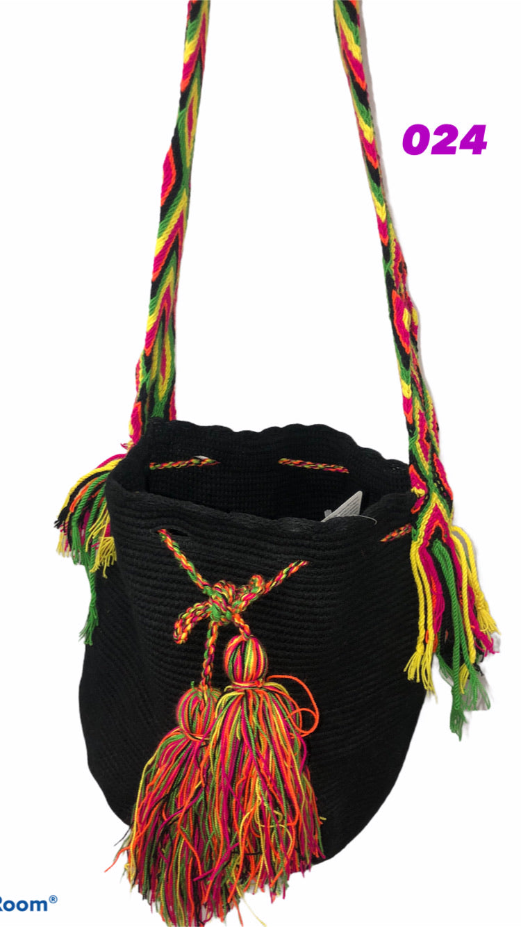 Solid wayuu bags